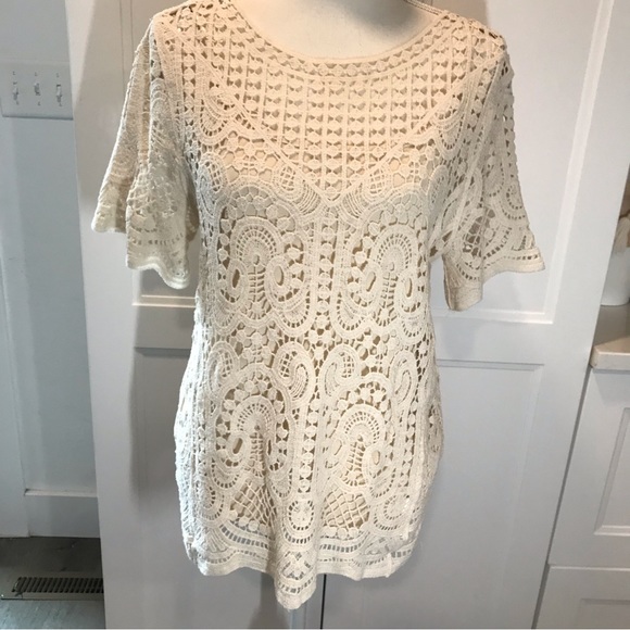 Adiva Tops - Adiva cream crochet short sleeve overlay top Sz medium